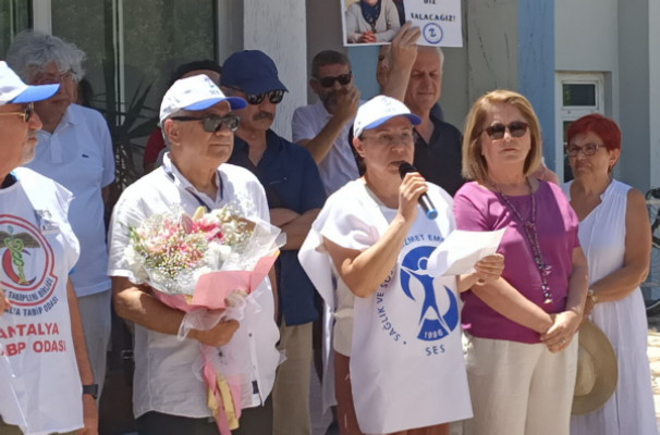 Son arkadaşımız görevine dönene kadar mücadeleyi sürdürmeye devam ediyoruz ve edeceğiz!