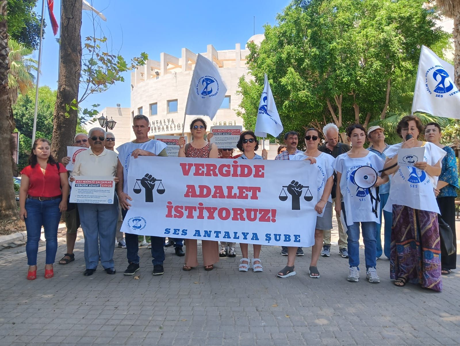 VERGİDE ADALET İSTİYORUZ YENİ VERGİLER DEĞİL!